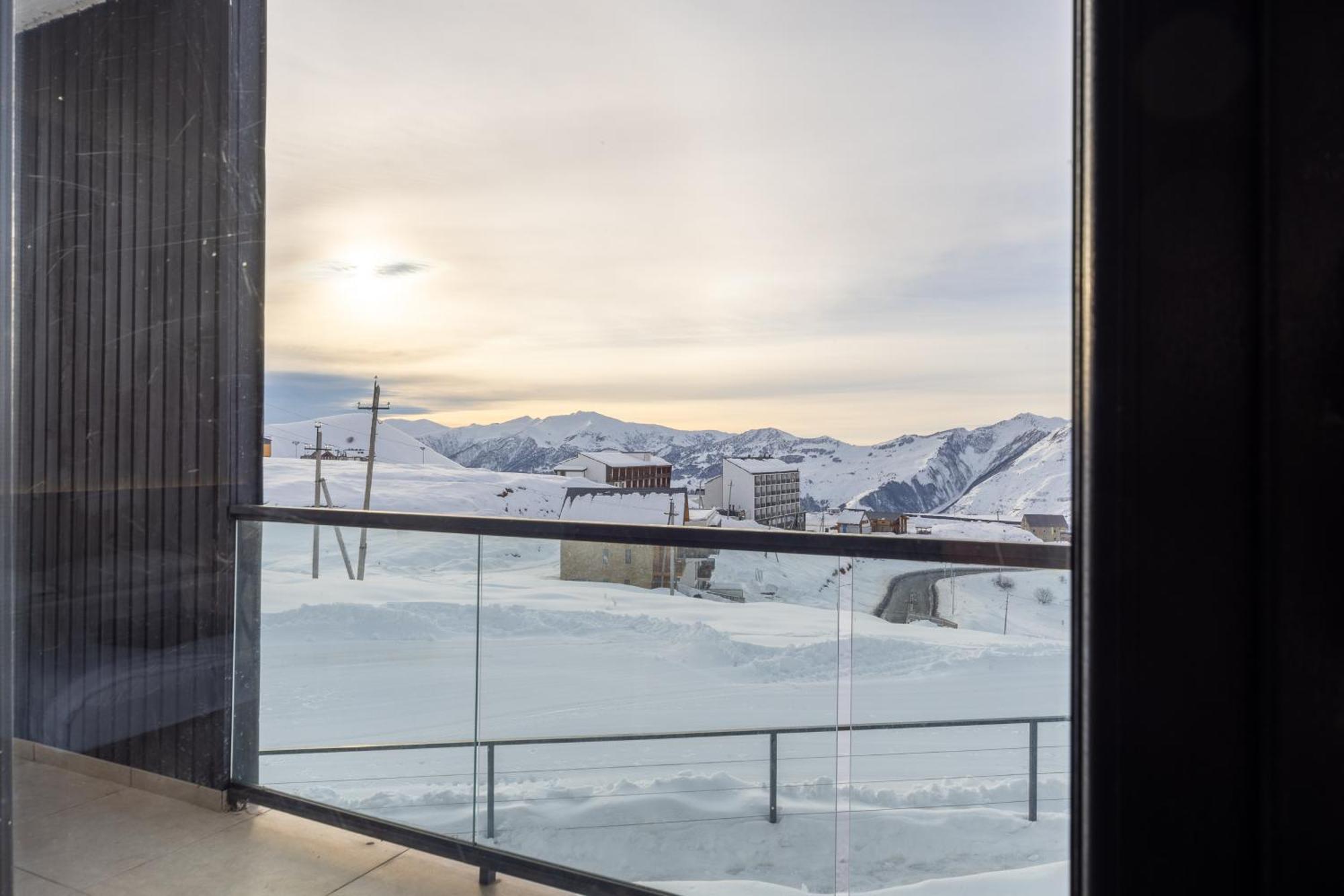 New Gudauri View Hotel Экстерьер фото